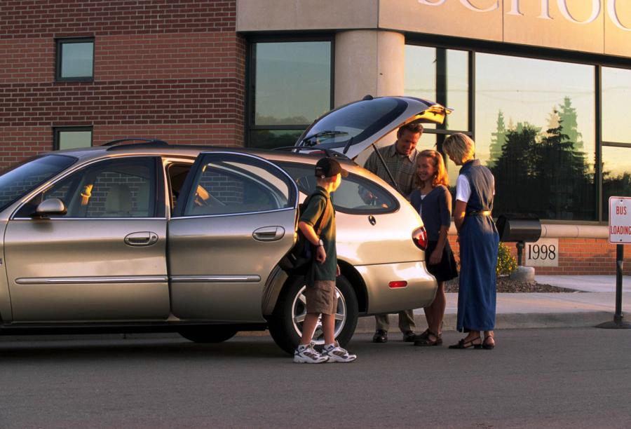  Mercury Sable Wagon 2000 года  (фото 31 из 34)